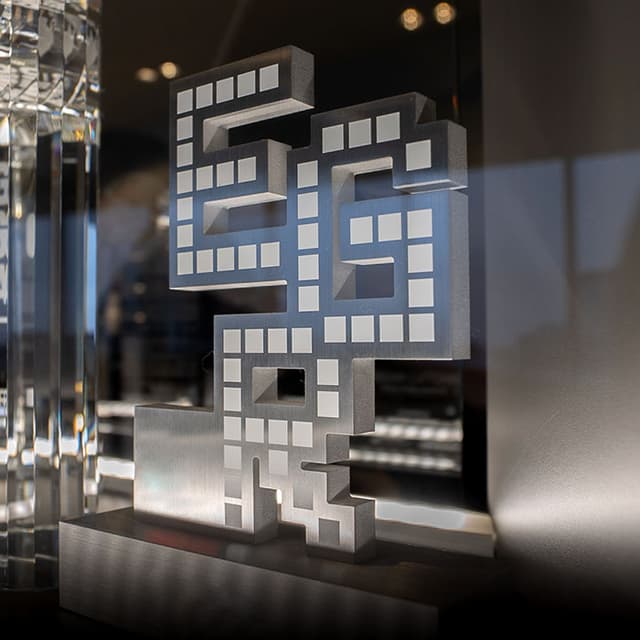 BUSINESS MODEL AND OFFERING image